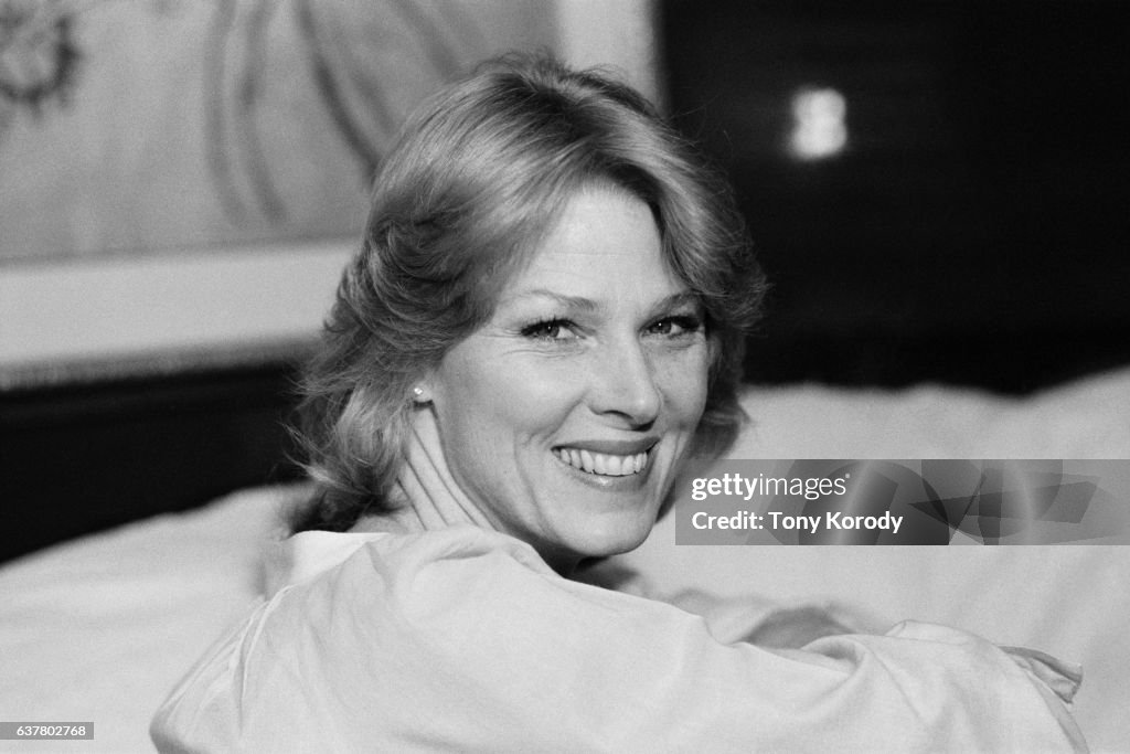 Mariette Rook American Actress Mariette Hartley News Photo - Getty Images