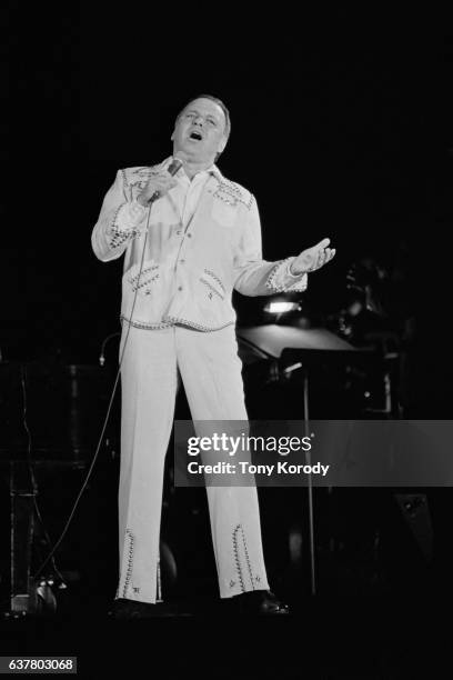 Filet Sinatra 3,233 Frank Sinatra Performance Stock Photos, High-Res Pictures, and ...