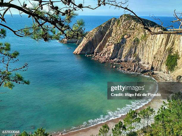 del silencio beach - cudillero - asturias - spain - asturien stock-fotos und bilder