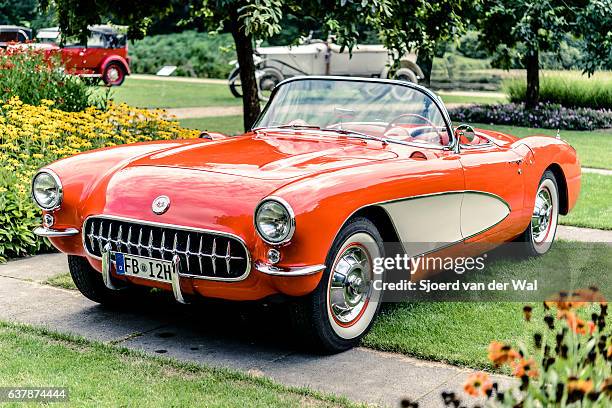 chevrolet corvette c1 classic sports car - chevrolet corvette stockfoto's en -beelden