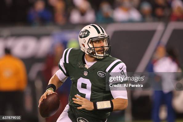Cheors Quarterback Bryce Petty of the New York Jets rolls out to pass... News ...