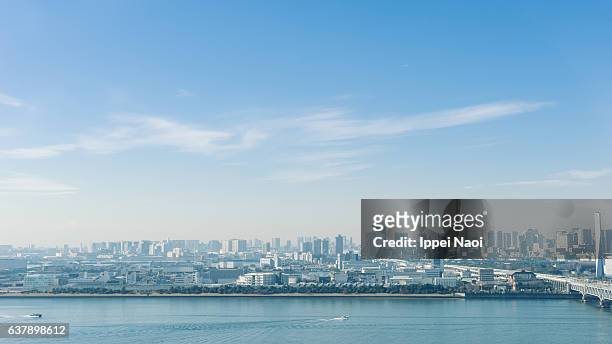 aerial view of tokyo bay area on a sunny winter day - horizon over land stock pictures, royalty-free photos & images