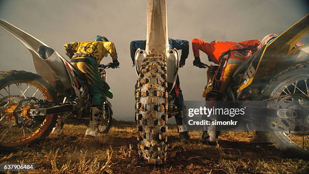 オートバイの乗馬 - motocross ストックフォトと画像