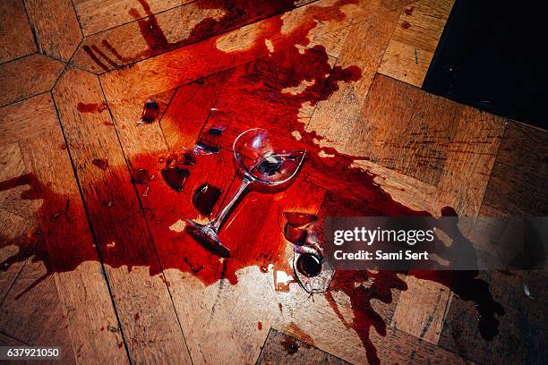broken red wine glass - spilla bildbanksfoton och bilder
