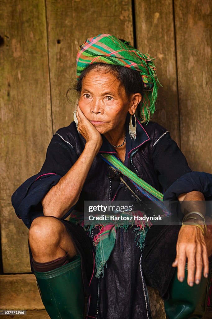Vietnamita minoria pessoas-mulher de preto Hmong Hill tribo
