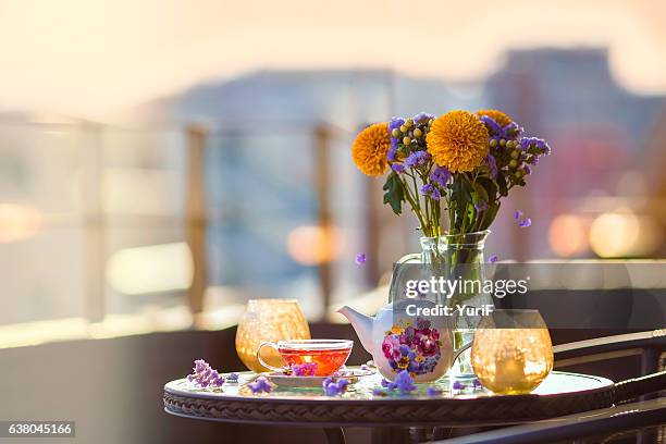 flower and tea - tea time stockfoto's en -beelden