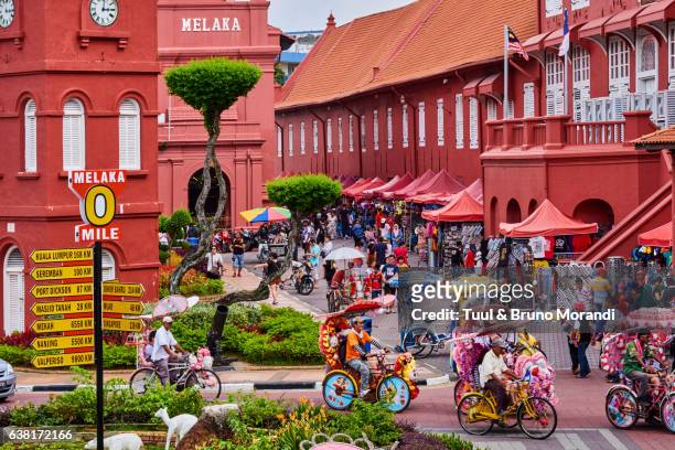 malaysia, malacca, city square - maleisië stockfoto's en -beelden