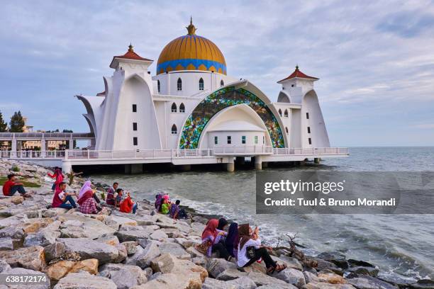 malaysia, malacca, selat melaka mosque - masjid selat melaka stock pictures, royalty-free photos & images