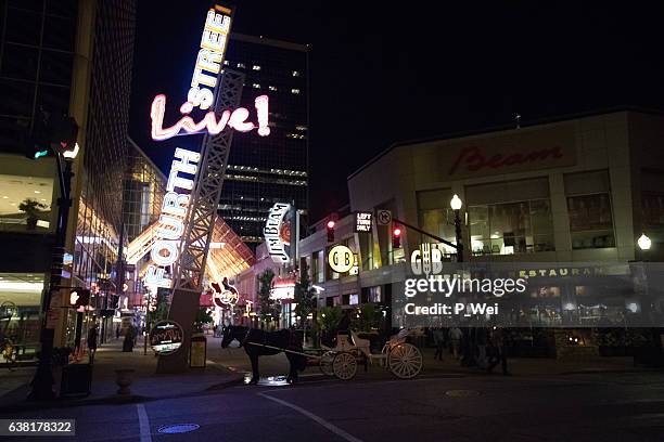 fourth street live - louisville kentucky stock pictures, royalty-free photos & images