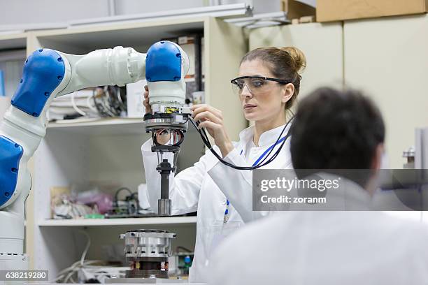 Lab Testing Engineers Lab Management System Photos and Premium High Res Pictures - Getty Images