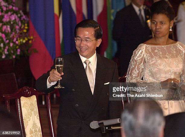 New Taiwan President Chen Shui-Bian toasts a glass during a dinner after the inauguration ceremony on May 20, 2000 in Taipei, Taiwan.