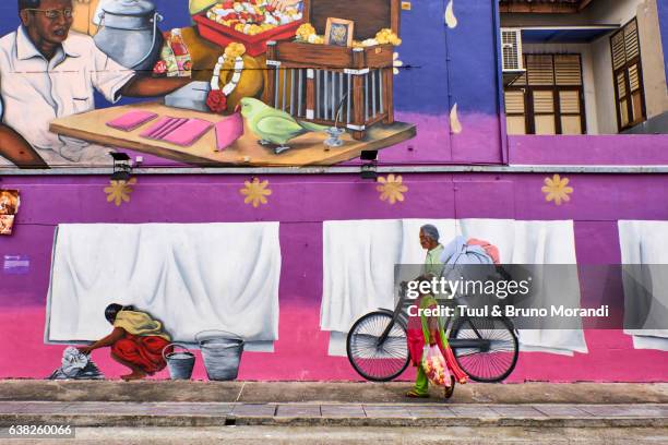 singapore, little india district - singapore grafite stock-fotos und bilder