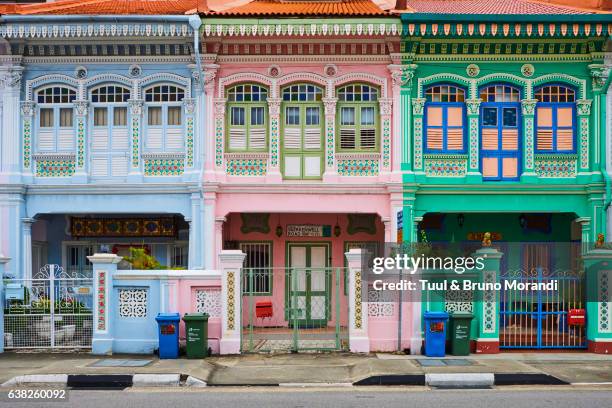 singapore, peranakan houses in euros district - singapourien photos et images de collection