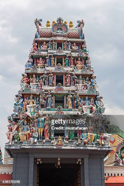 the sri mariamman temple - sri mariamman temple singapore stock pictures, royalty-free photos & images
