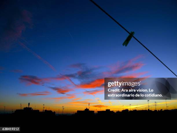 sky with clouds at sunset - cielo dramático stock-fotos und bilder