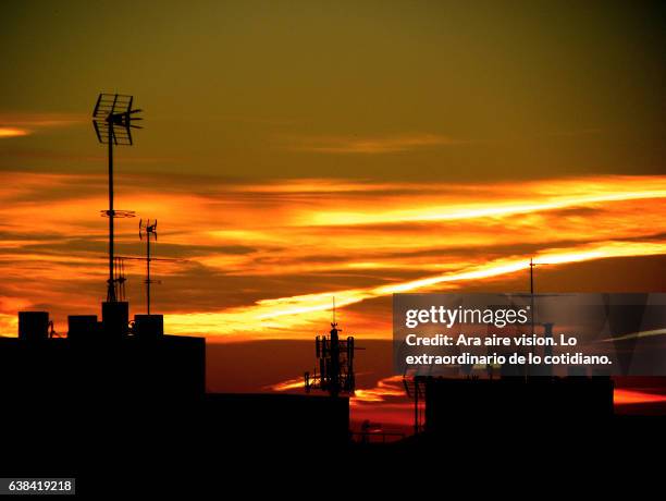 sky with clouds at sunset - cielo dramático stock-fotos und bilder