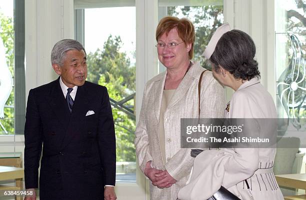 Emperor Akihito and Empress Michiko meet Finland President Tarja Halonen at President's Palace on May 28, 2000 in Helsinki, Finland.