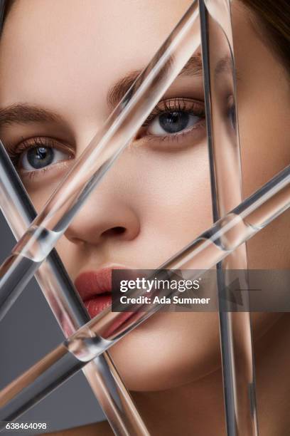 cosmetic close-up portrait of beautiful woman - gesundheitswesen und medizin stockfoto's en -beelden