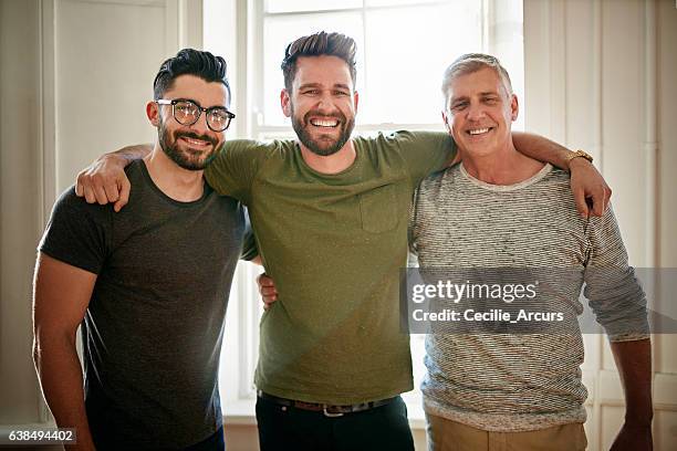 los mejores compañeros y compañeros de equipo - sólo hombres fotografías e imágenes de stock