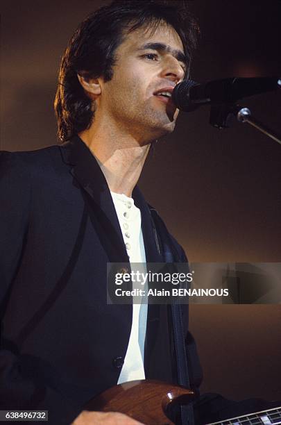 Singer Jean-Jacques Goldman on stage at the Zénith concert hall in Paris, France, on June 9, 1988.
