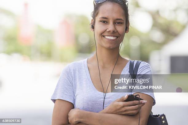 aboriginal australian woman portrait - australian aboriginal culture stock pictures, royalty-free photos & images