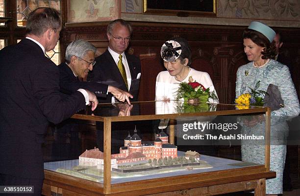 Emperor Akihito, Empress Michiko of Japan, King Carl XVI Gustaf and Queen Silvia of Sweden visit Gripsholm Castle on May 31, 2000 in Mariefred,...