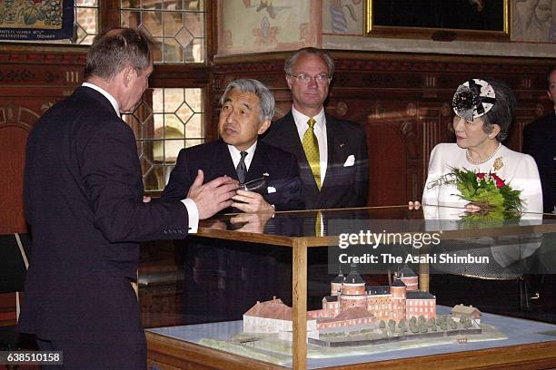 Emperor Akihito, Empress Michiko of Japan, King Carl XVI Gustaf and Queen Silvia of Sweden visit Gripsholm Castle on May 31, 2000 in Mariefred,...