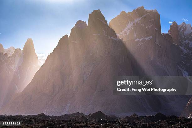 uli biaho & trango towers at dusk, urdurkas, k2 base camp trek, central karakoram national park, gilgit-baltistan, pakistan - trango towers stock pictures, royalty-free photos & images