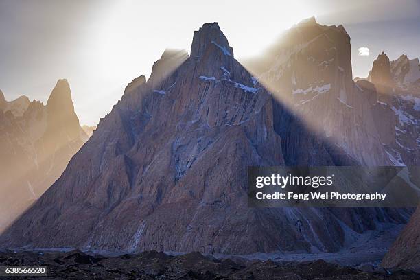 uli biaho & trango towers at dusk, urdurkas, k2 base camp trek, central karakoram national park, gilgit-baltistan, pakistan - trango towers stock pictures, royalty-free photos & images