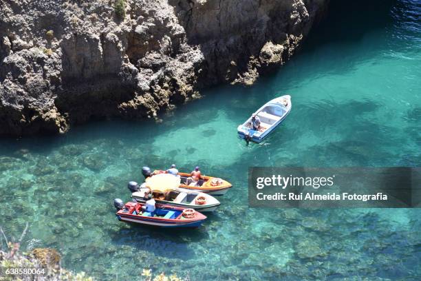 dona ana beach in lagos - veículo aquático stockfoto's en -beelden