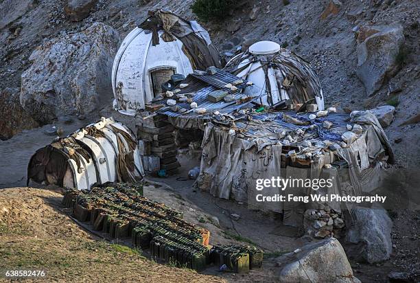 military outpost, urdukas, central karakoram national park, gilgit-baltistan, pakistan - igloo isolated stock pictures, royalty-free photos & images
