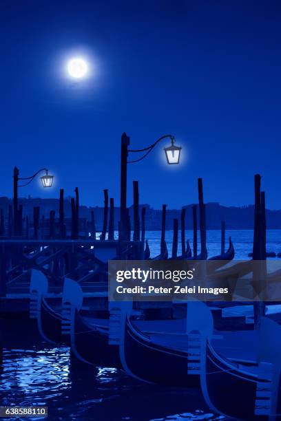 moonlight in venice - venice italy night stock pictures, royalty-free photos & images