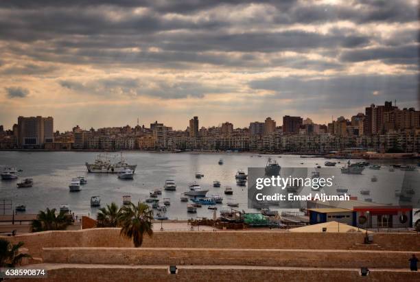 panoramic view of the mediterranean seashore of alexandria, egypt - alexandria egypt stock-fotos und bilder