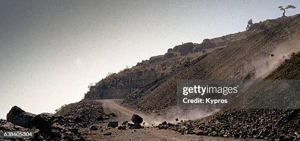 africa, ethiopia, ethiopian highlands view of landslide (year 2000) - erdrutsch stock-fotos und bilder
