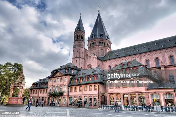 mainz cathedral, germany - mayence photos et images de collection