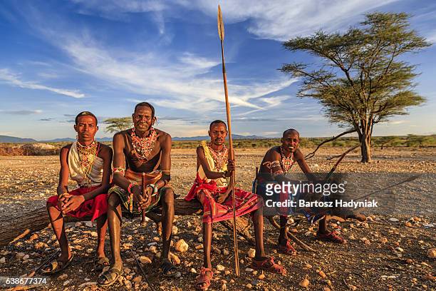 afrikanische krieger von samburu, central kenia, osten und afrika - samburu stock-fotos und bilder