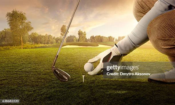 golf: preparándose para la huelga - tee sports equipment fotografías e imágenes de stock