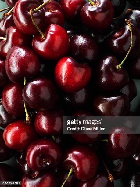 black cherries - black cherries stock-fotos und bilder