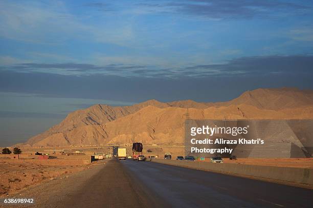quetta chaman road, balochistan pakistan - china pakistan stock-fotos und bilder