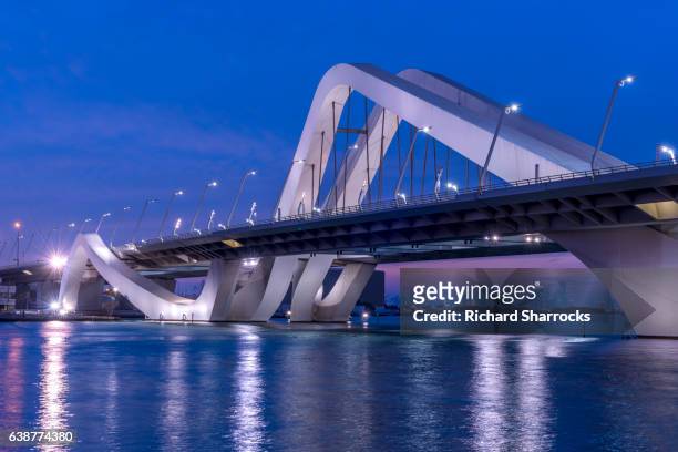 sheikh zayed bridge, abu dhabi - シェイク・ザイード橋 ストックフォトと画像