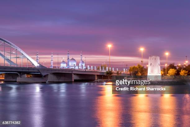 abu dhabi sunset - シェイク・ザイード橋 ストックフォトと画像