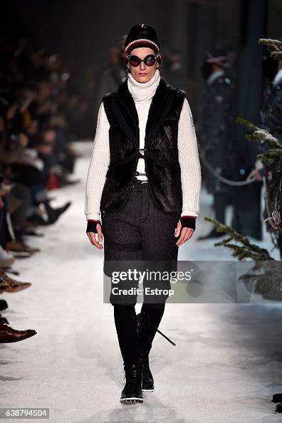 Moncler Gamme Bleu - Runway - Milan Men's Fashion Week Fall/Winter 2017/18 Moncler Gamme Bleu - Runway - Milan Men's Fashion Week Fall/Winter 2017/18