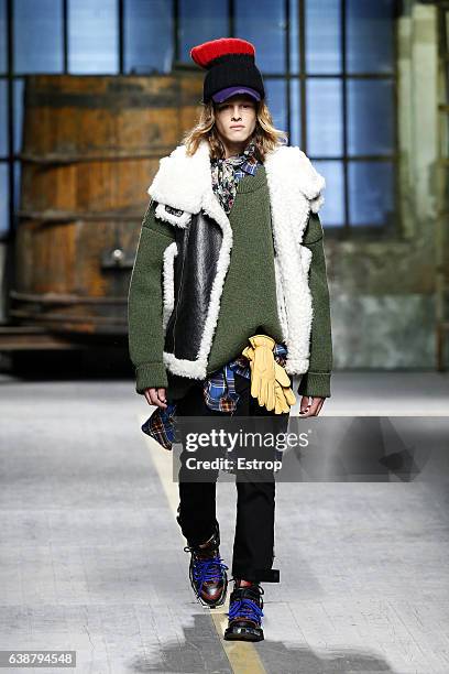 Model walks the runway at the Dsquared2 designed by Dean Caten & Dan Caten show during Milan Men's Fashion Week Fall/Winter 2017/18 on January 15,...