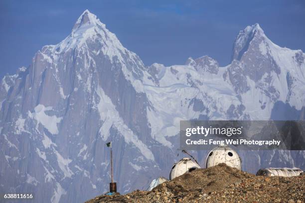 military outpost, goro ii, central karakoram national park, gilgit-baltistan, pakistan - igloo isolated stock pictures, royalty-free photos & images