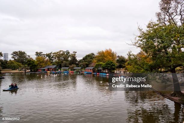 the lake of rosedal park - palermo buenos aires stock-fotos und bilder