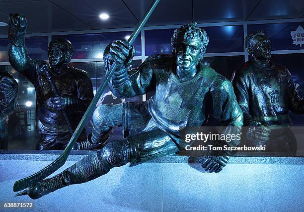 Statue of Darryl Sittler of the Toronto Maple Leafs on Legends Row in front of the Air Canada Centre on January 16, 2017 in Toronto, Ontario, Canada.