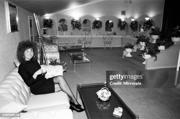 Young woman in the toilets at The Mall nightclub in Stockton. 15th December 1988.