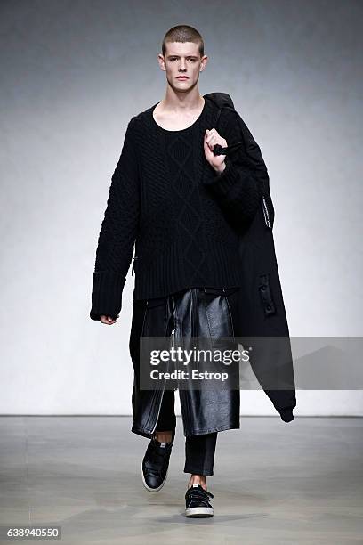 Yoshio Kubo - Runway - Milan Men's Fashion Week Fall/Winter 2017/18, Nachrichtenfoto