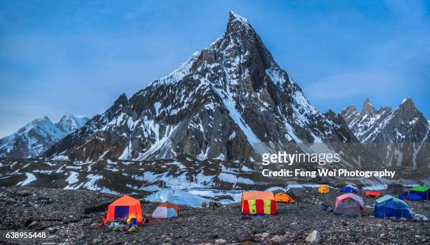 mitre peak, concordia campsite, k2 base camp trek, central karakoram national park, gilgit-baltistan, pakistan - k2 mountain stock-fotos und bilder