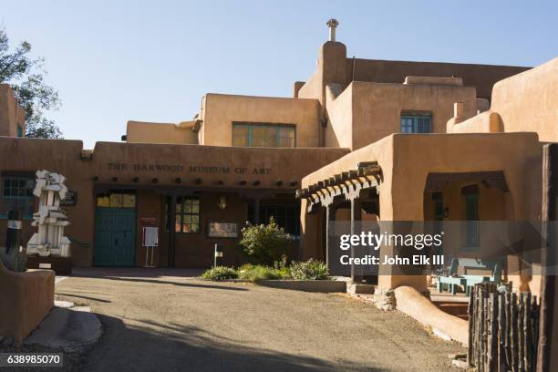 new mexico, taos, harwood museum of art - taos stock-fotos und bilder